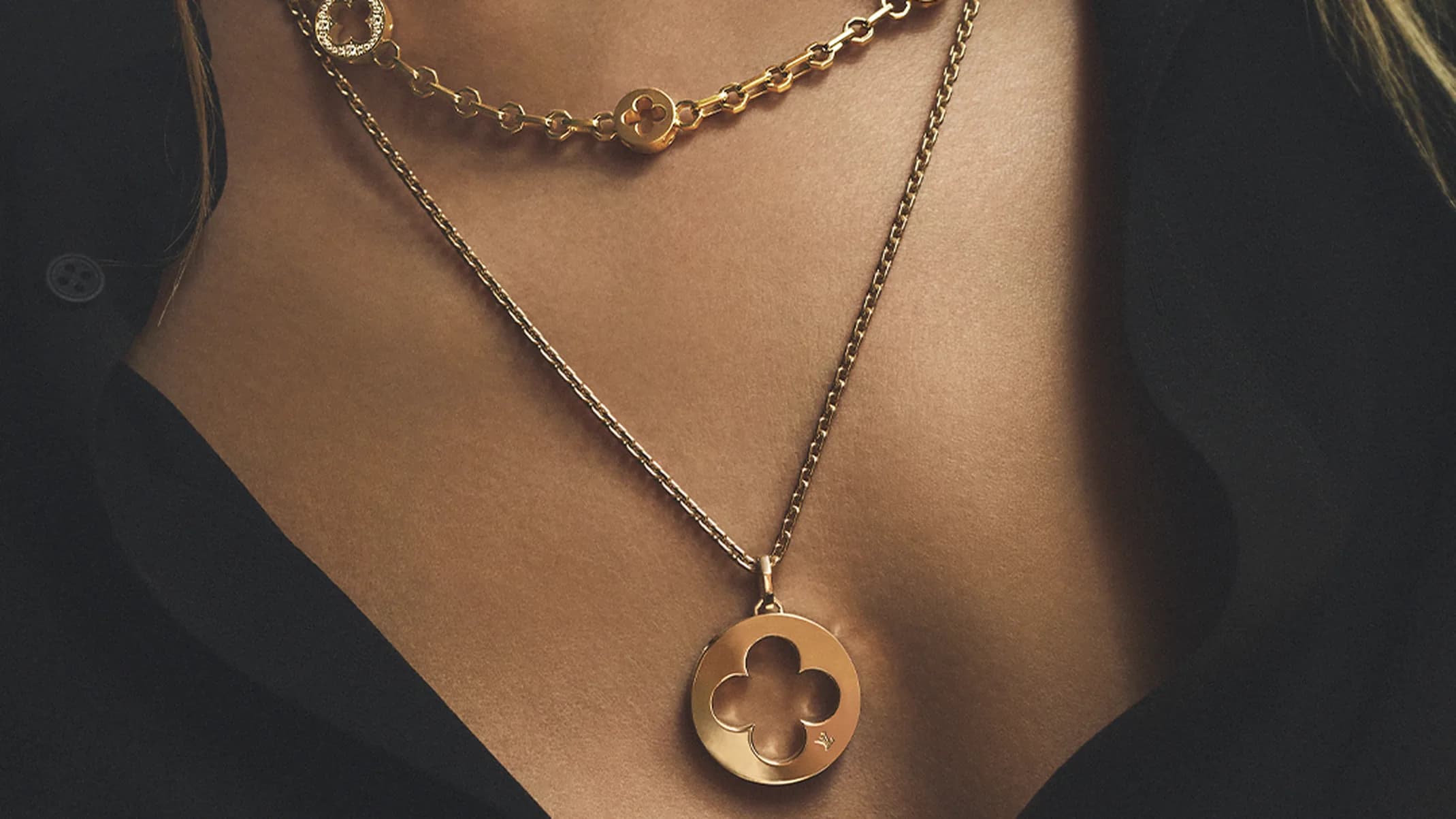 Louis Vuitton Diamonds Collection portrait of a woman wearing jewellery in a desert landscape in Jordan.